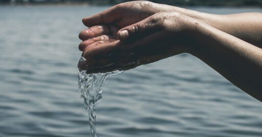 El agua en la santería