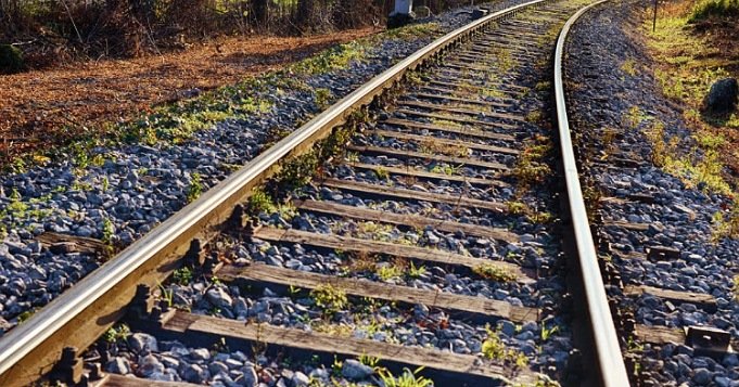 Adimú para Oggún al ferrocarril