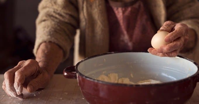 Cascarilla de Huevo Cubana Pemba Cáscara en Polvo Blanco y Agua